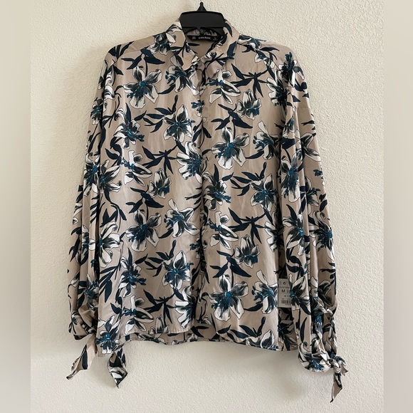 Zara • Floral Button Down Blouse - Picture 2 of 7